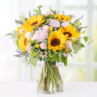 Joyful Teatime: 10 Sonnenblumen und Anastasia-Chrysanthemen in Rosa