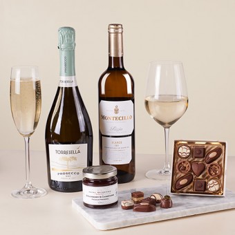 Perfect Balance : Vin Mousseux et Vin Blanc avec mini Pralinés Perfect Balance : Vin Mousseux et Vin Blanc avec mini Pralinés