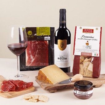 Strings Attached: Czerwone wino i Focaccine Strings Attached: Czerwone wino i Focaccine