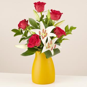 Mükemmel Çift: Güller ve Lilyumlar