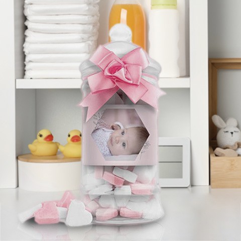 Product photo for Baby Pink: Biberon rempli de Bonbons en forme de Cœur