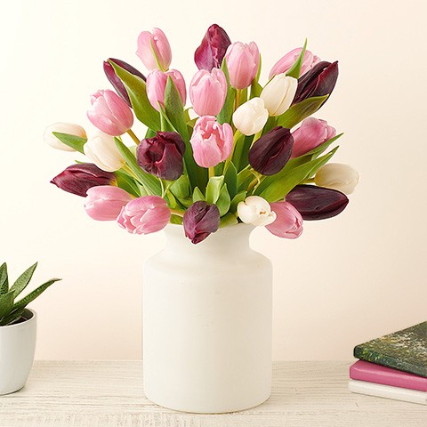 Ramo de Tulipanes Blancos, Morados y Rosas | FloraQueen - FloraQueen