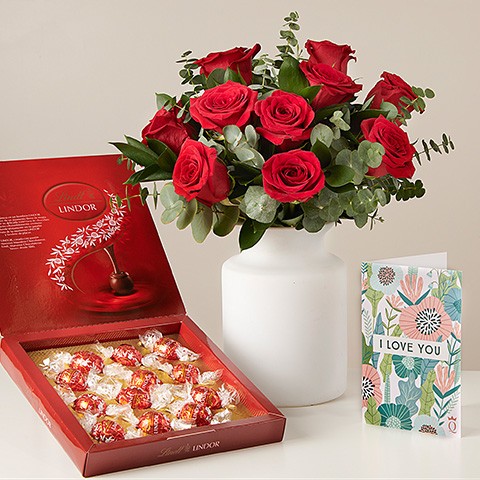 Breakfast in Bed: Roses, Chocolates and Card