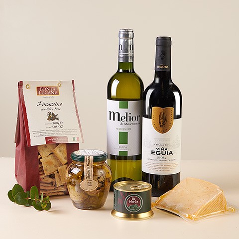 Product photo for Vineyard Delight: Vino Tinto y Verdejo con Cuña de Queso