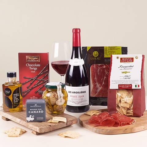 Product photo for Almighty Feast : Vin Rouge et Barres de Chocolat